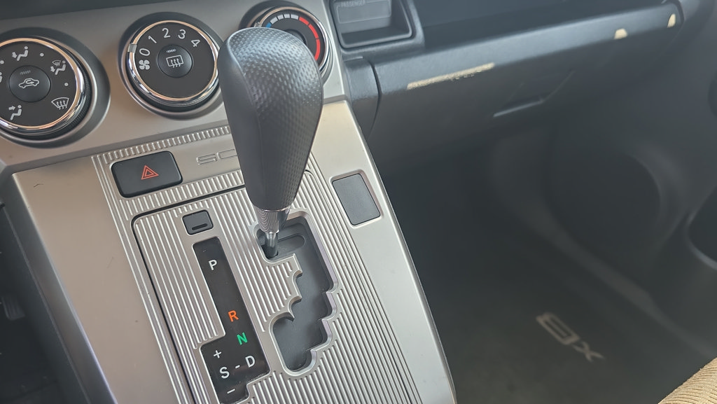 Used 2015 Scion xB FWD image 21
