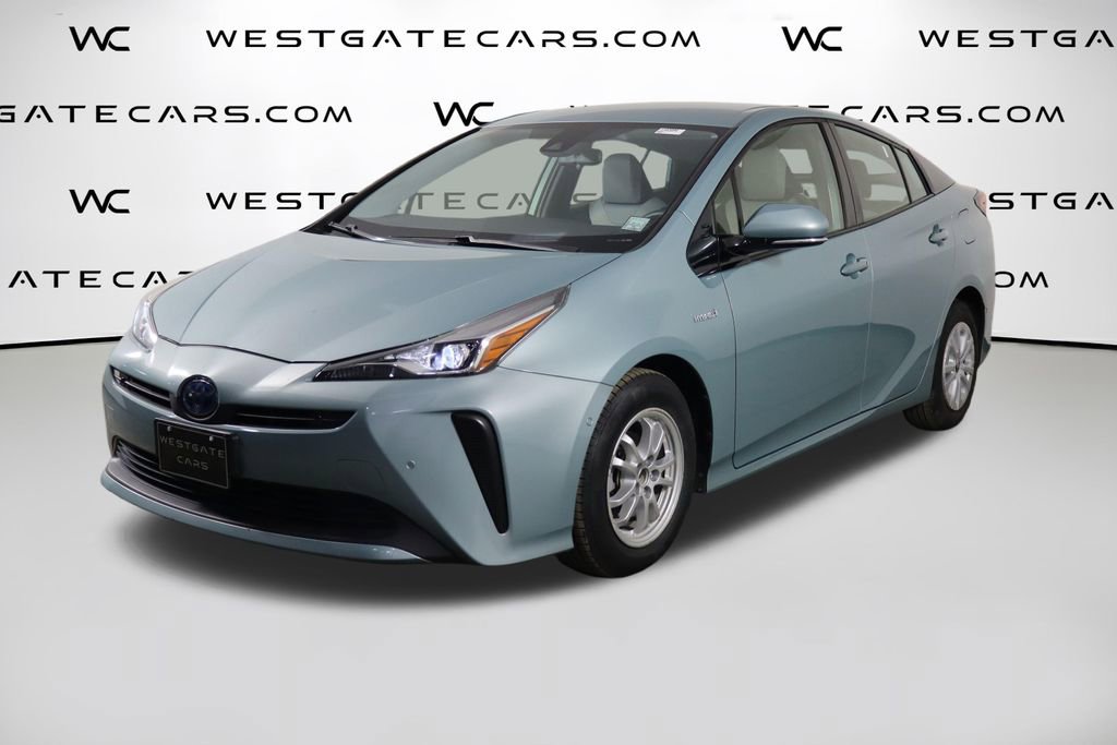 Used 2019 Toyota Prius LE image 1