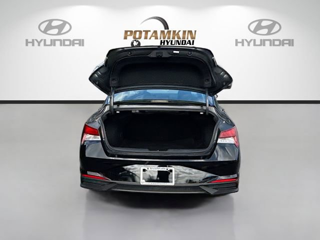 Used 2023 Hyundai Elantra SEL w/ Convenience Package FWD image 23