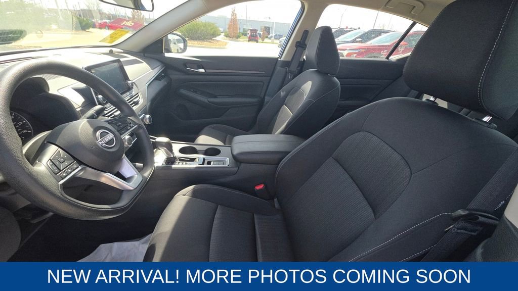 Used 2025 Nissan Altima 2.5 SV image 11