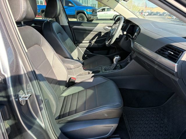 Used 2022 Volkswagen Jetta SE image 18
