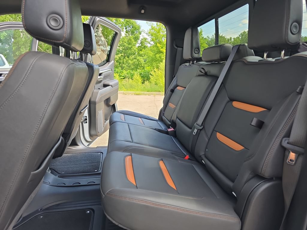 Used 2025 GMC Sierra 1500 AT4 w/ AT4 Premium Package AWD/4WD image 14