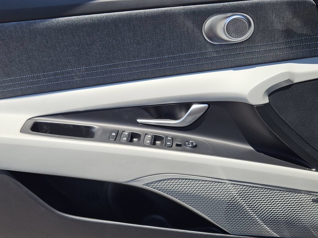 New 2026 Hyundai Elantra Limited FWD image 23