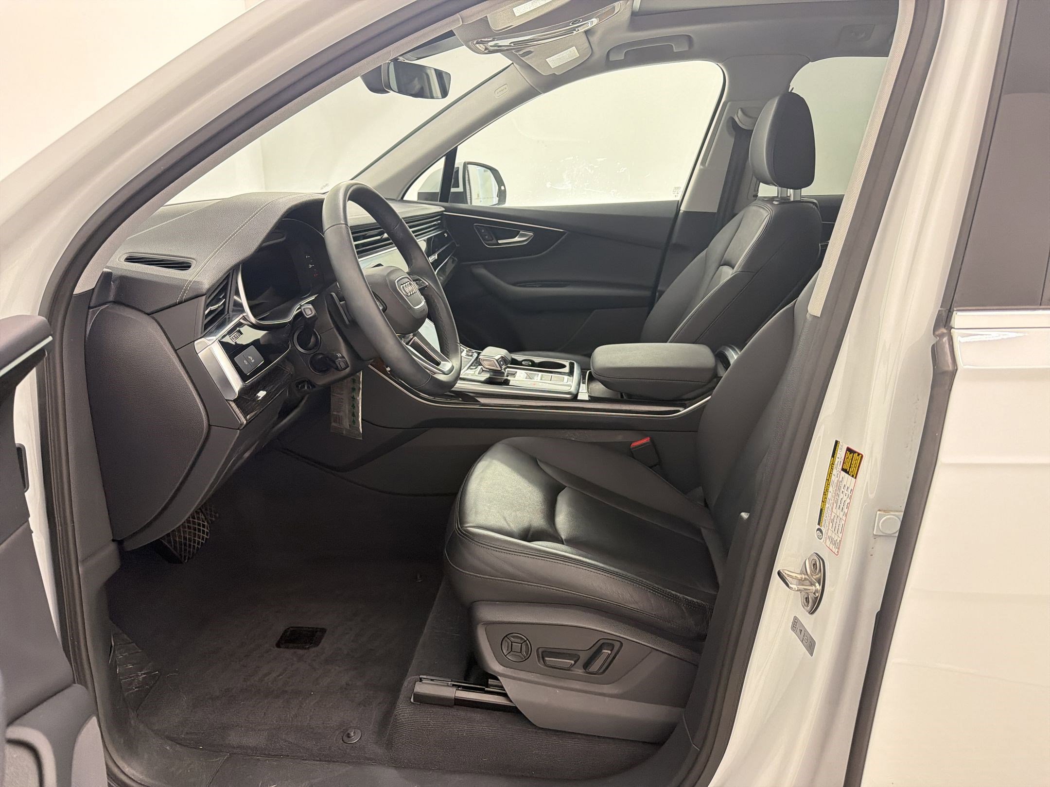 Used 2023 Audi Q7 3.0T Premium AWD/4WD image 5