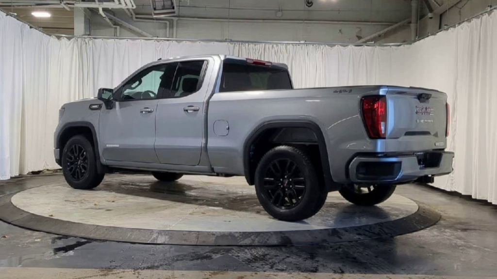 Used 2025 GMC Sierra 1500 Elevation image 6