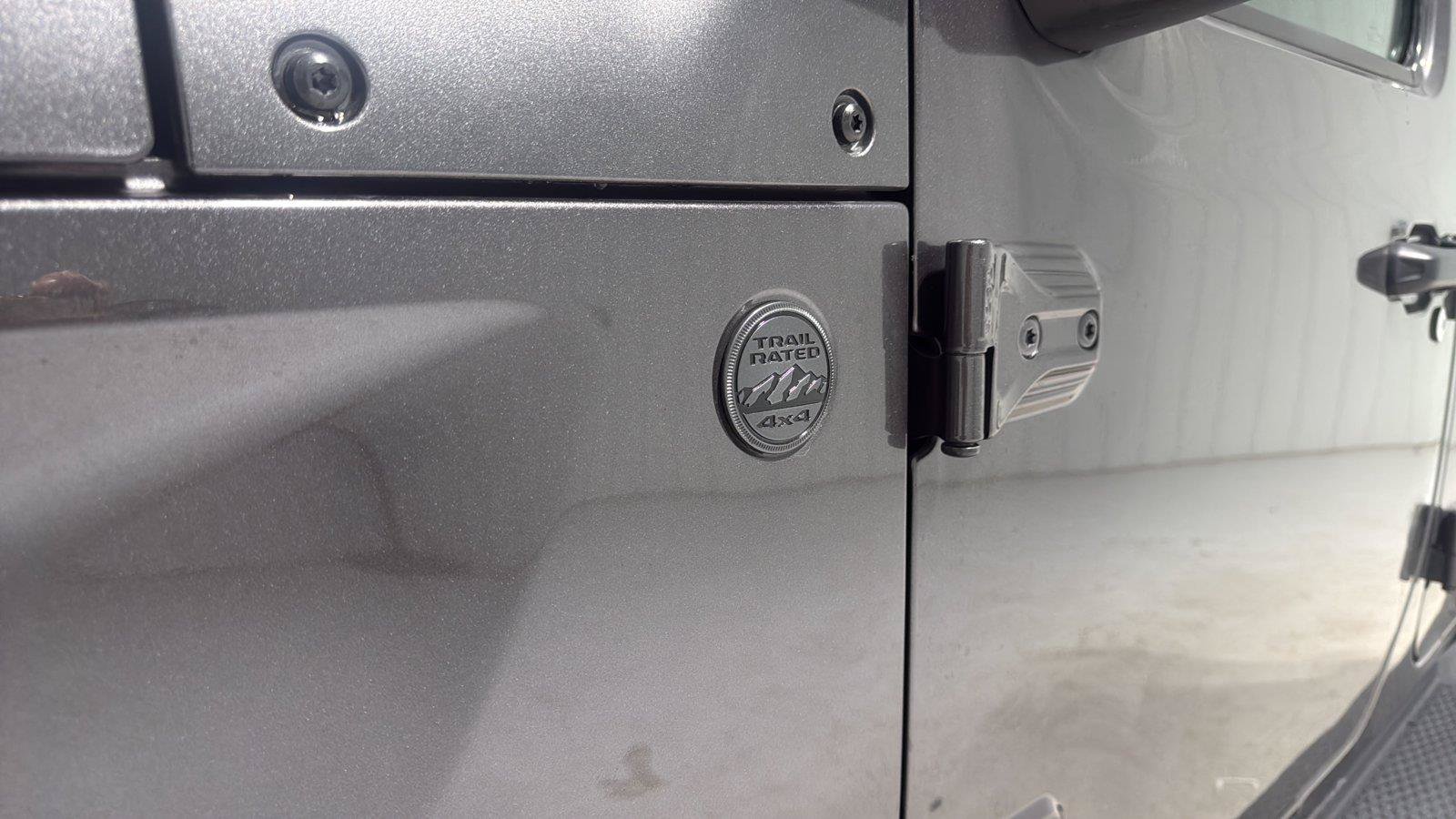 Used 2025 Jeep Wrangler Unlimited Sahara AWD/4WD image 32