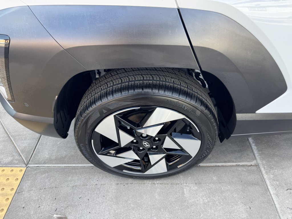 Used 2024 Hyundai Kona Limited image 15