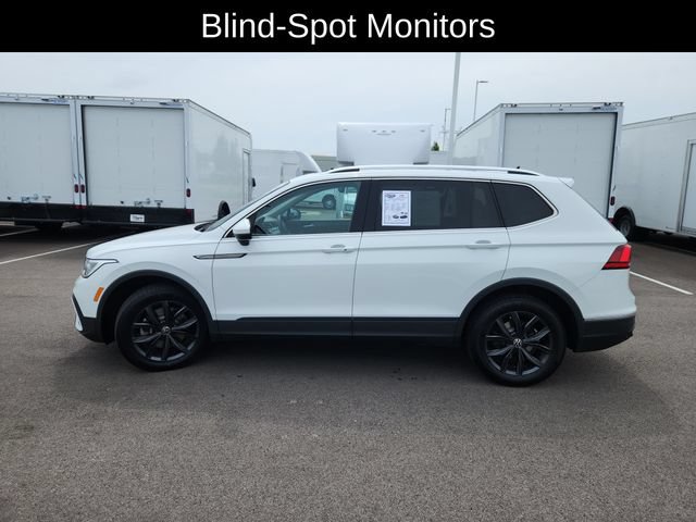 Used 2022 Volkswagen Tiguan SE w/ Panoramic Sunroof Package AWD/4WD image 4