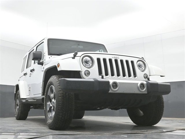 Used 2017 Jeep Wrangler Unlimited Sahara w/ Connectivity Group image 34