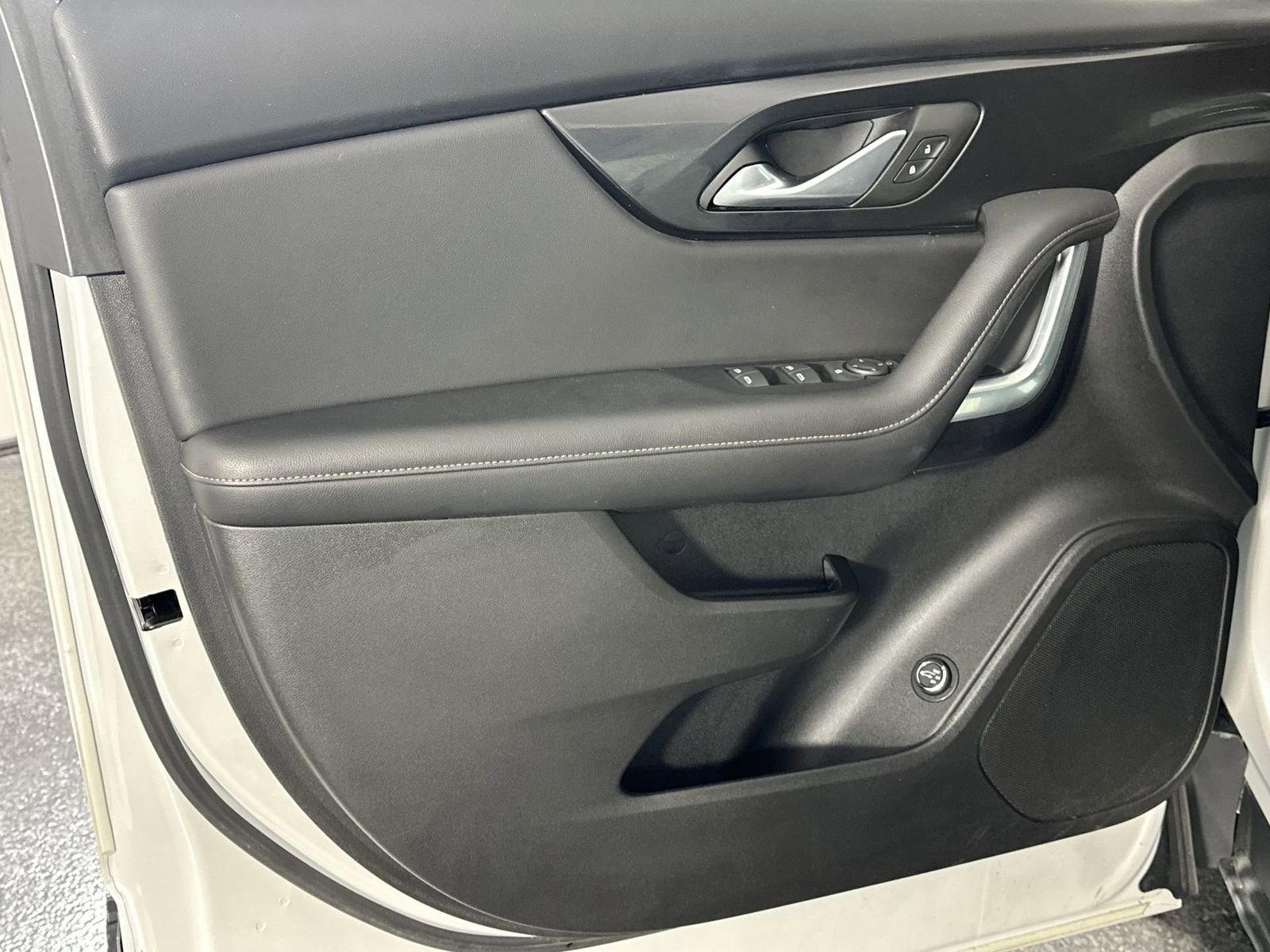 Used 2022 Chevrolet Blazer Premier image 32