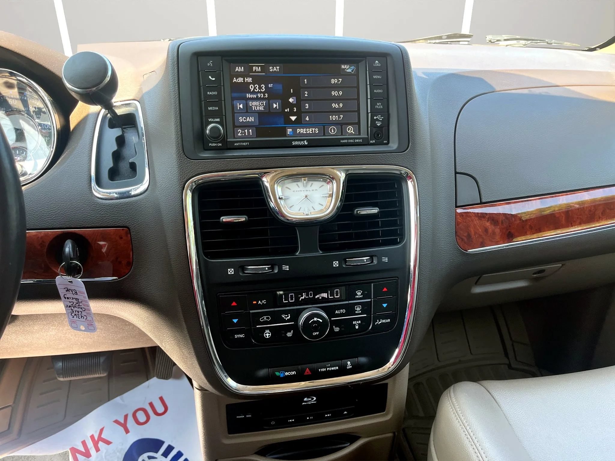 Used 2015 Chrysler Town & Country Touring-L w/ Driver Convenience Group FWD image 19