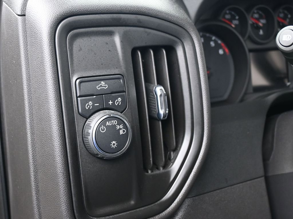 Used 2023 Chevrolet Silverado 1500 Custom image 15