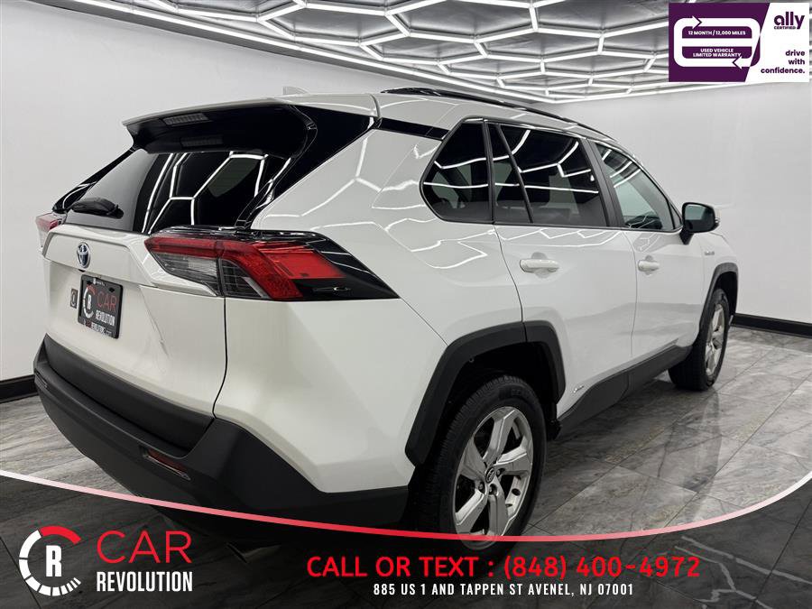 Used 2021 Toyota RAV4 XLE Premium AWD/4WD image 9