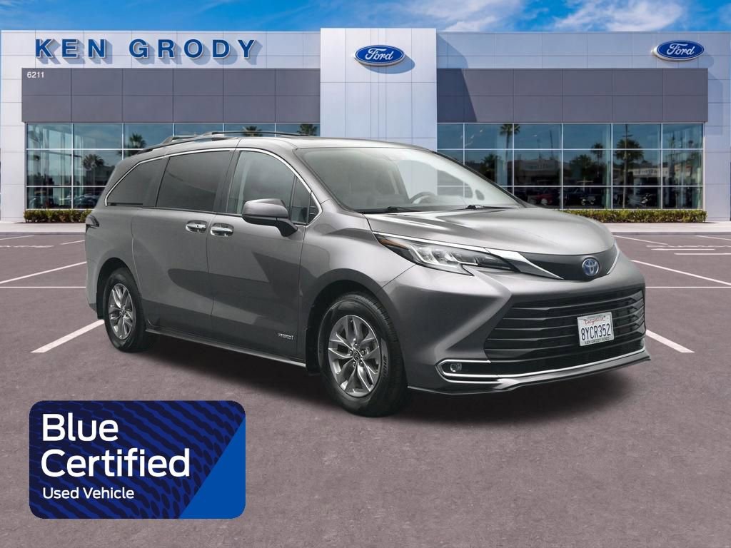 Used 2021 Toyota Sienna XLE FWD image 1