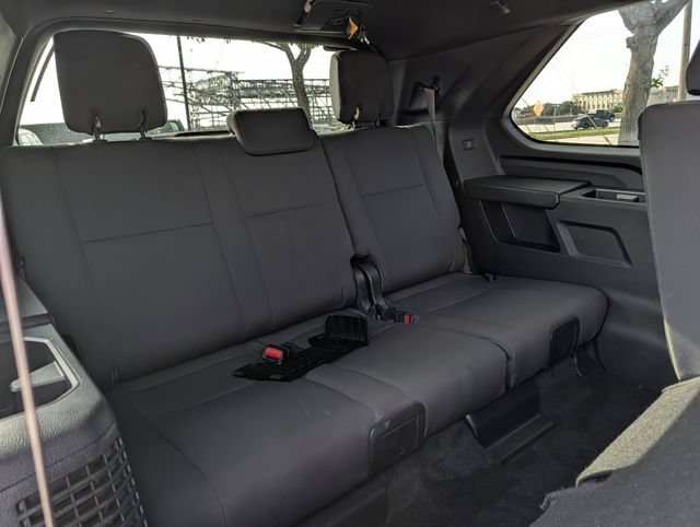 Used 2025 Toyota Sequoia SR5 AWD/4WD image 32