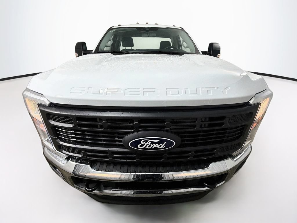 New 2027 Ford F350 XL w/ XL Driver Assist Package AWD/4WD image 2