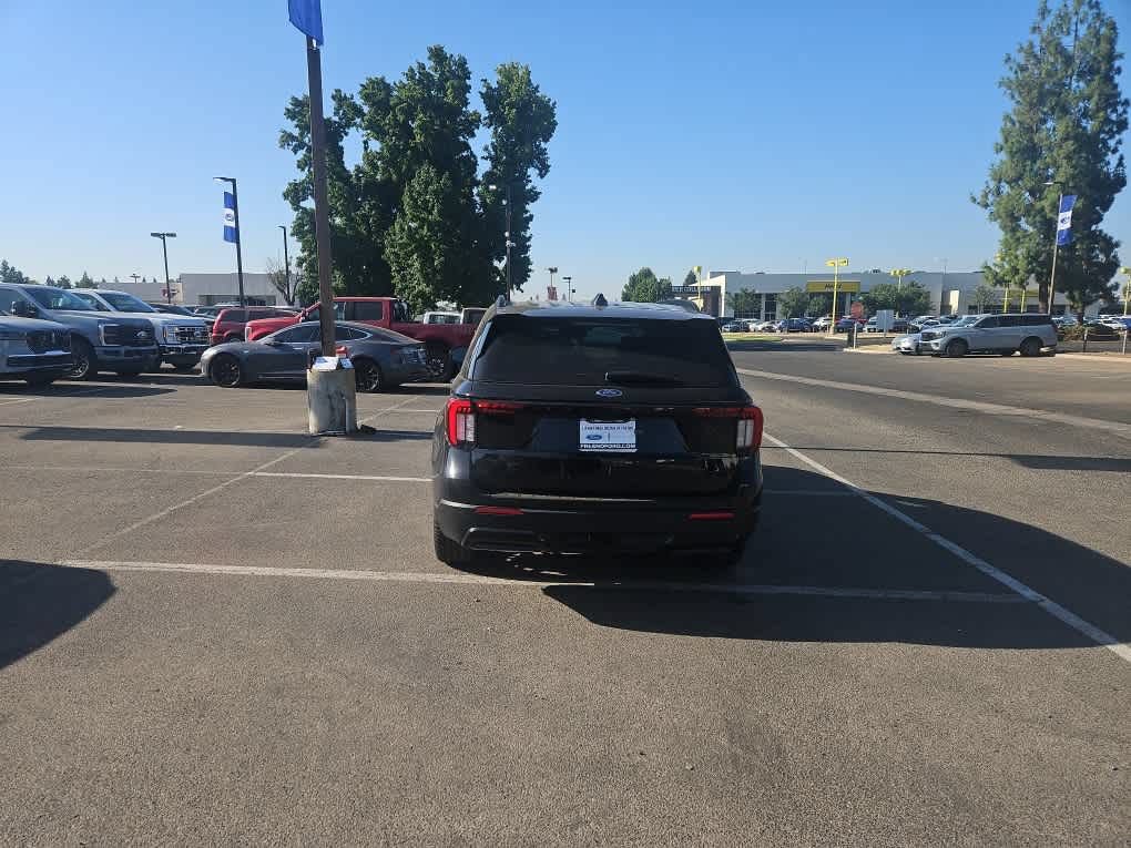 Used 2025 Ford Explorer ST-Line w/ Premium Package RWD image 6