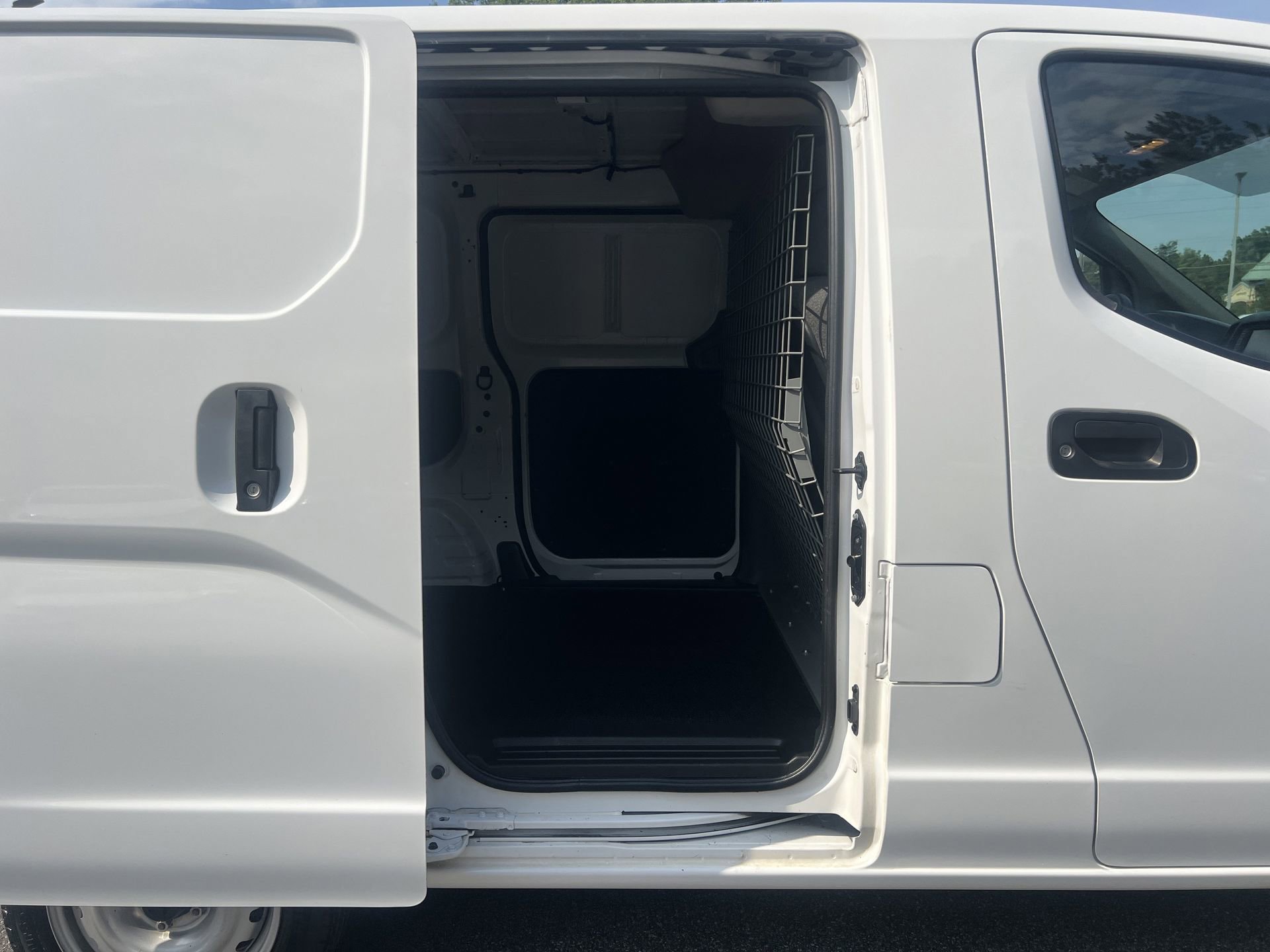 Used 2020 Nissan NV200 S FWD image 21
