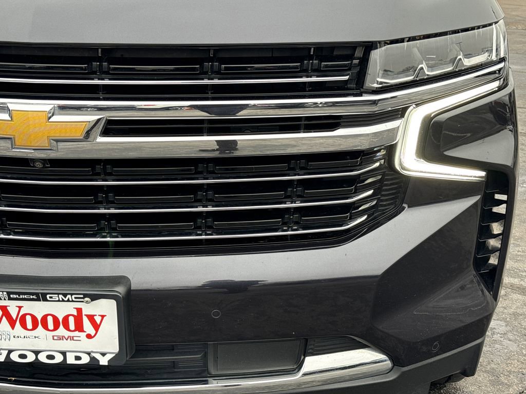 Used 2022 Chevrolet Suburban LT w/ LT Signature Plus Package image 12