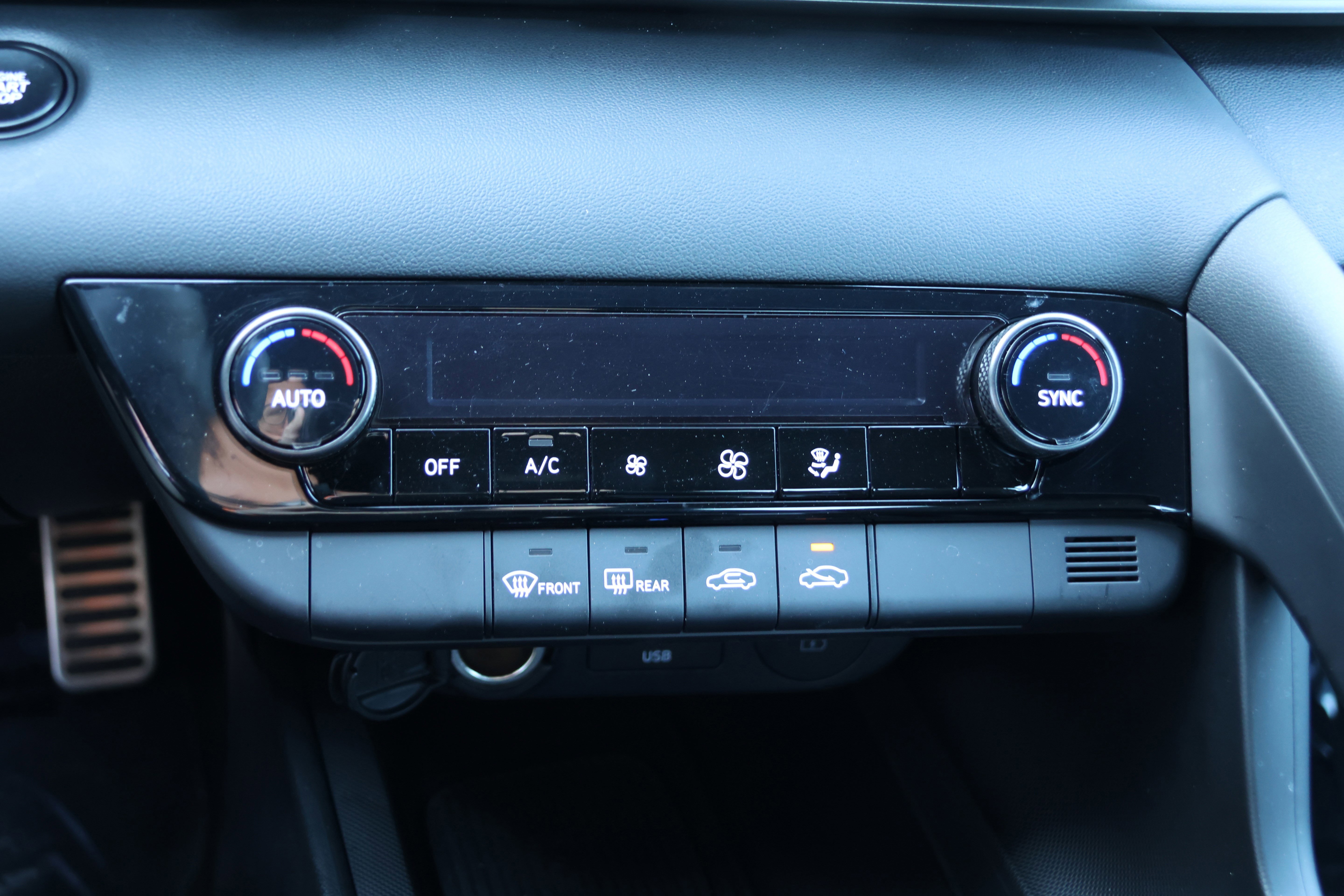 Used 2025 Hyundai Elantra Sport image 25