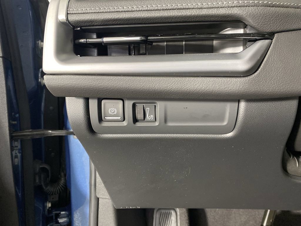 Used 2025 Cadillac XT4 Premium Luxury w/ Cold Weather Package image 21