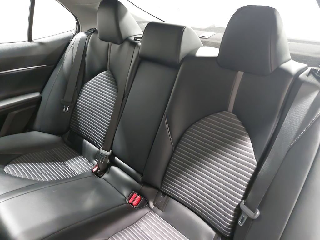 Used 2022 Toyota Camry SE image 13