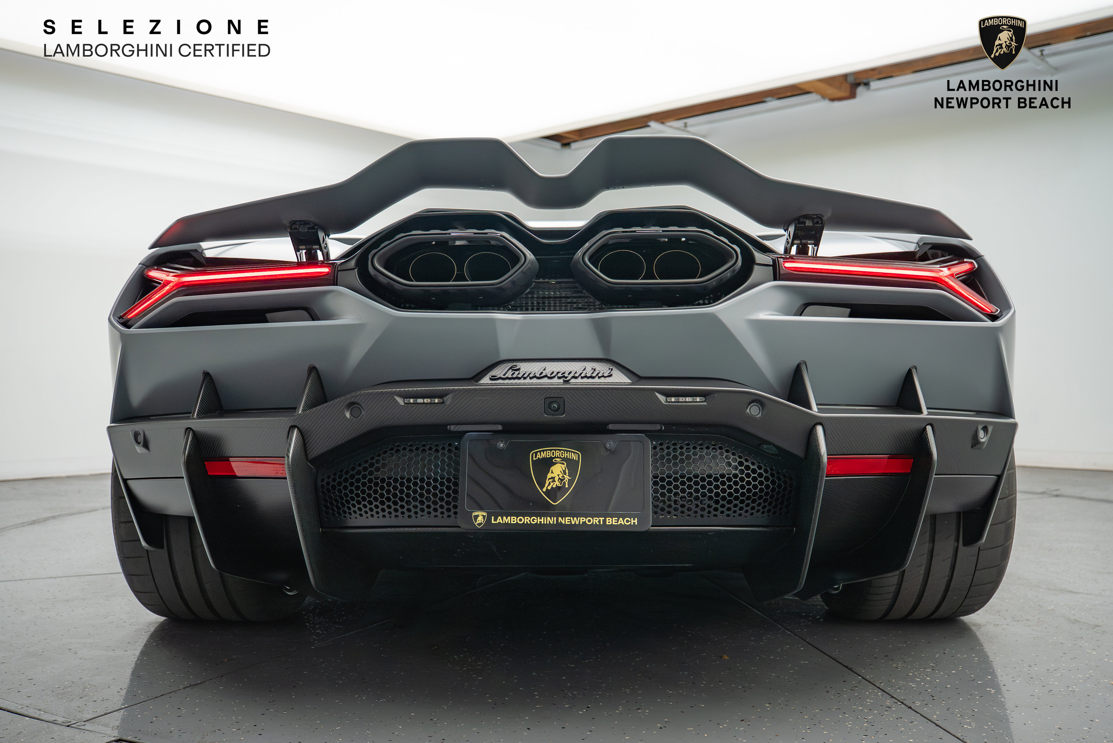 Used 2024 Lamborghini Revuelto image 23