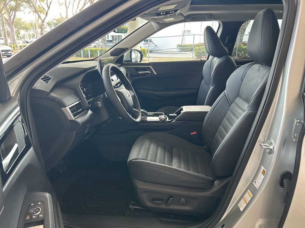 New 2026 Mitsubishi Outlander SE image 5