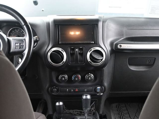 Used 2017 Jeep Wrangler Sahara w/ Connectivity Group image 22