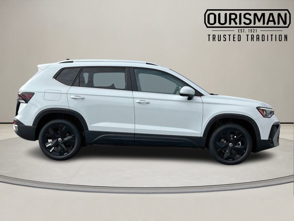 New 2025 Volkswagen Taos SE image 3