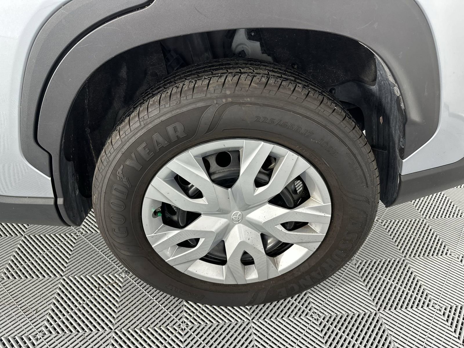 Used 2023 Toyota Corolla Cross L FWD image 10