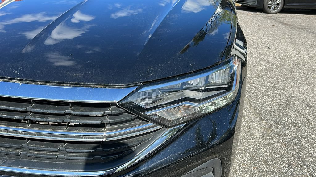 Used 2023 Volkswagen Jetta SE w/ Panoramic Sunroof Package FWD image 7