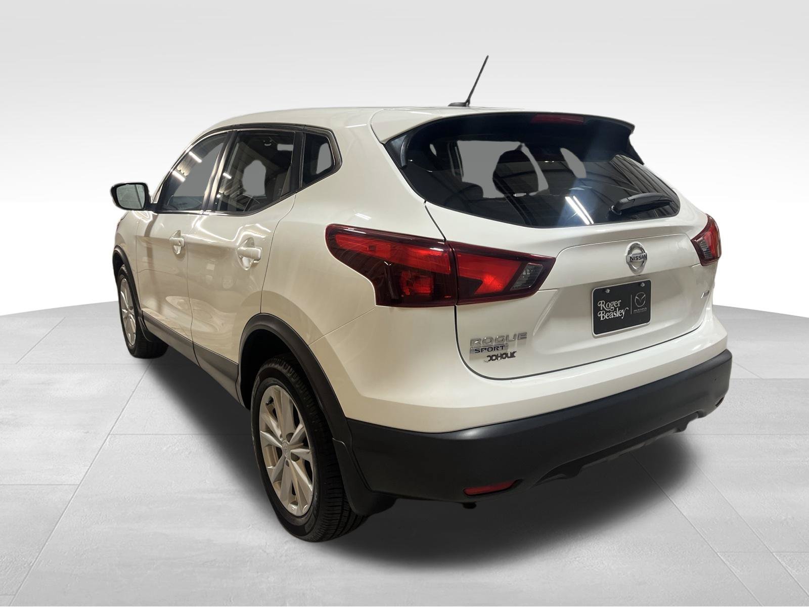Used 2018 Nissan Rogue Sport S w/ S Appearance Package AWD/4WD image 7