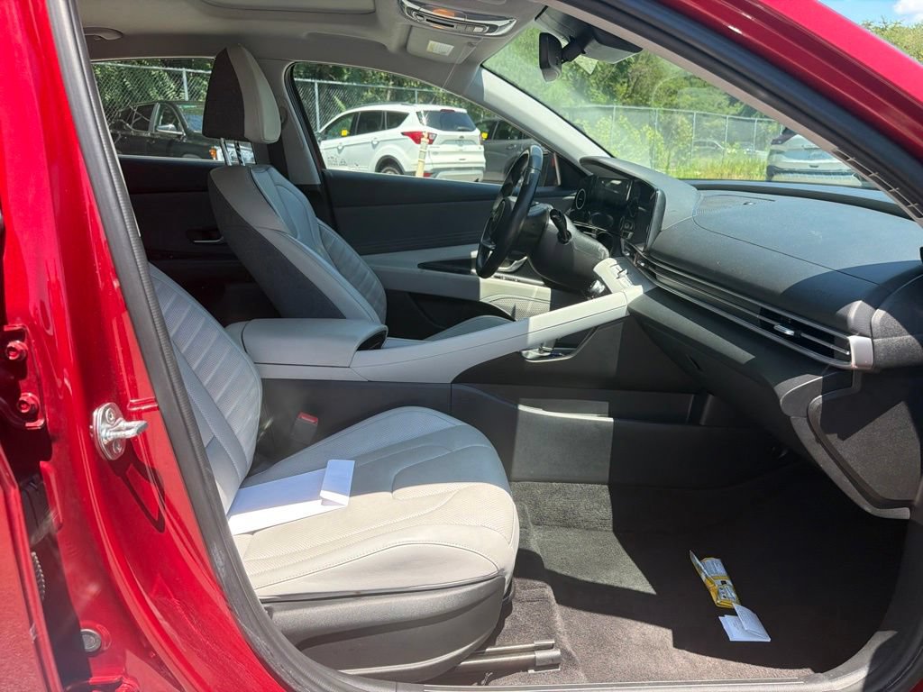 Used 2024 Hyundai Elantra Limited FWD image 19
