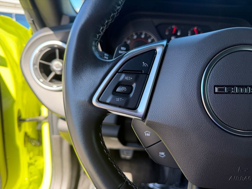 Used 2020 Chevrolet Camaro LT w/ Technology Package RWD image 15