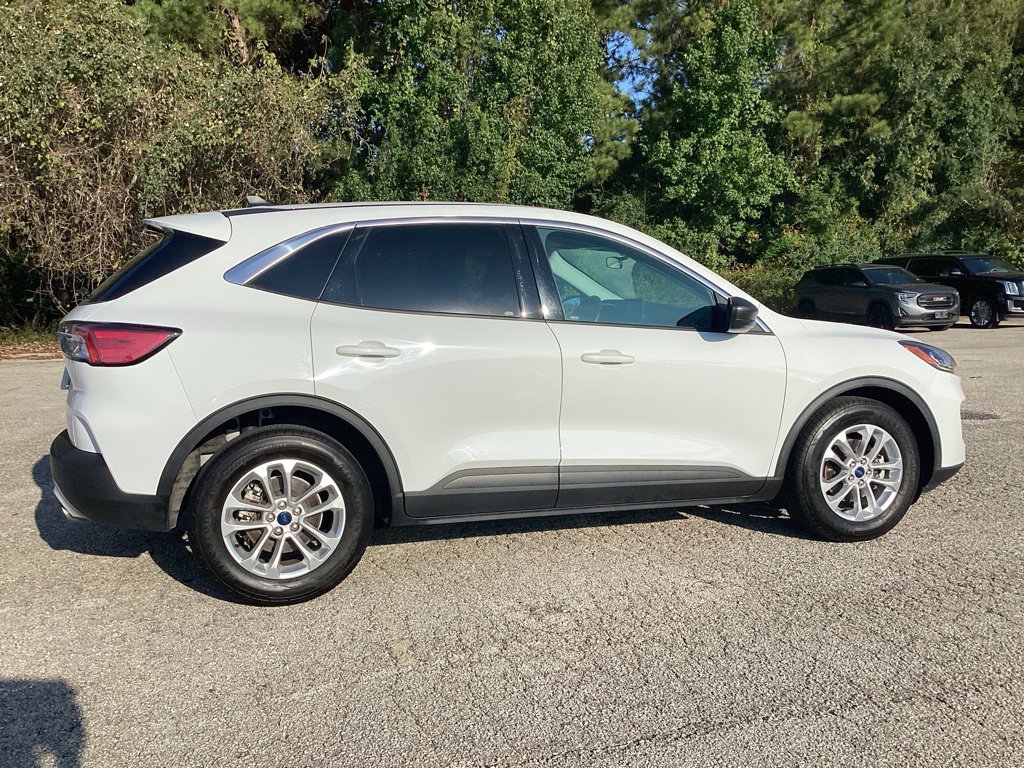 Used 2022 Ford Escape SE w/ Convenience Package FWD image 5