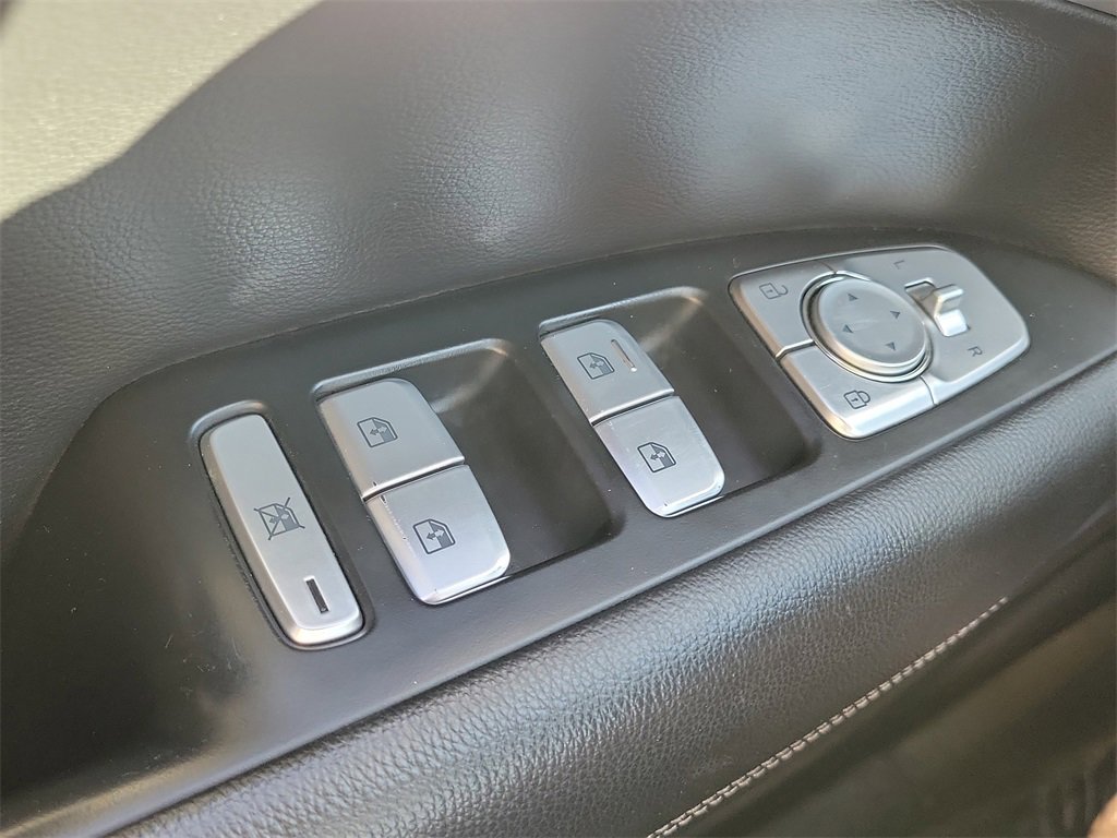 Used 2019 Genesis G70 2.0T Sport image 16