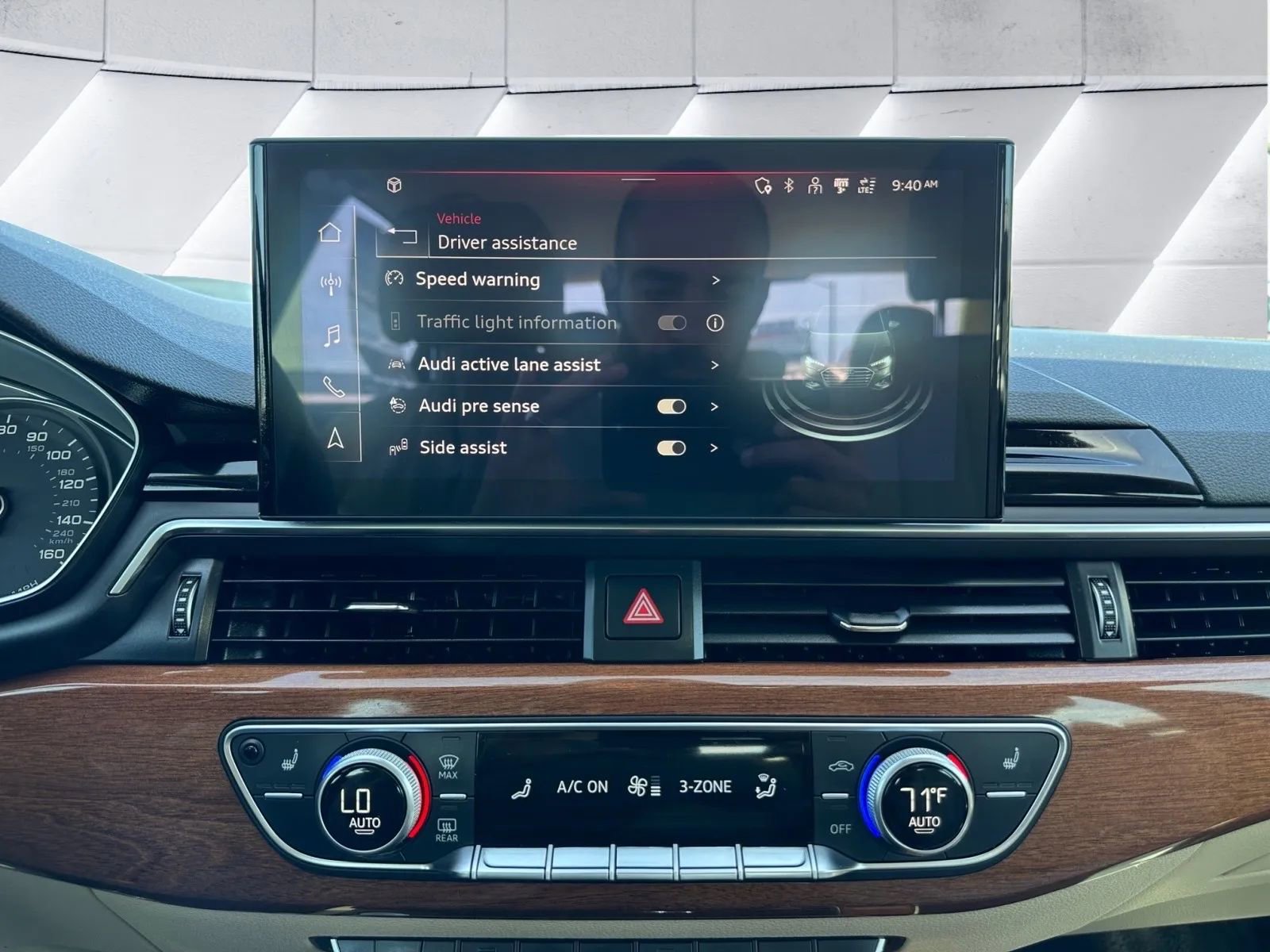 Used 2021 Audi A4 2.0T Premium w/ Convenience Package image 15