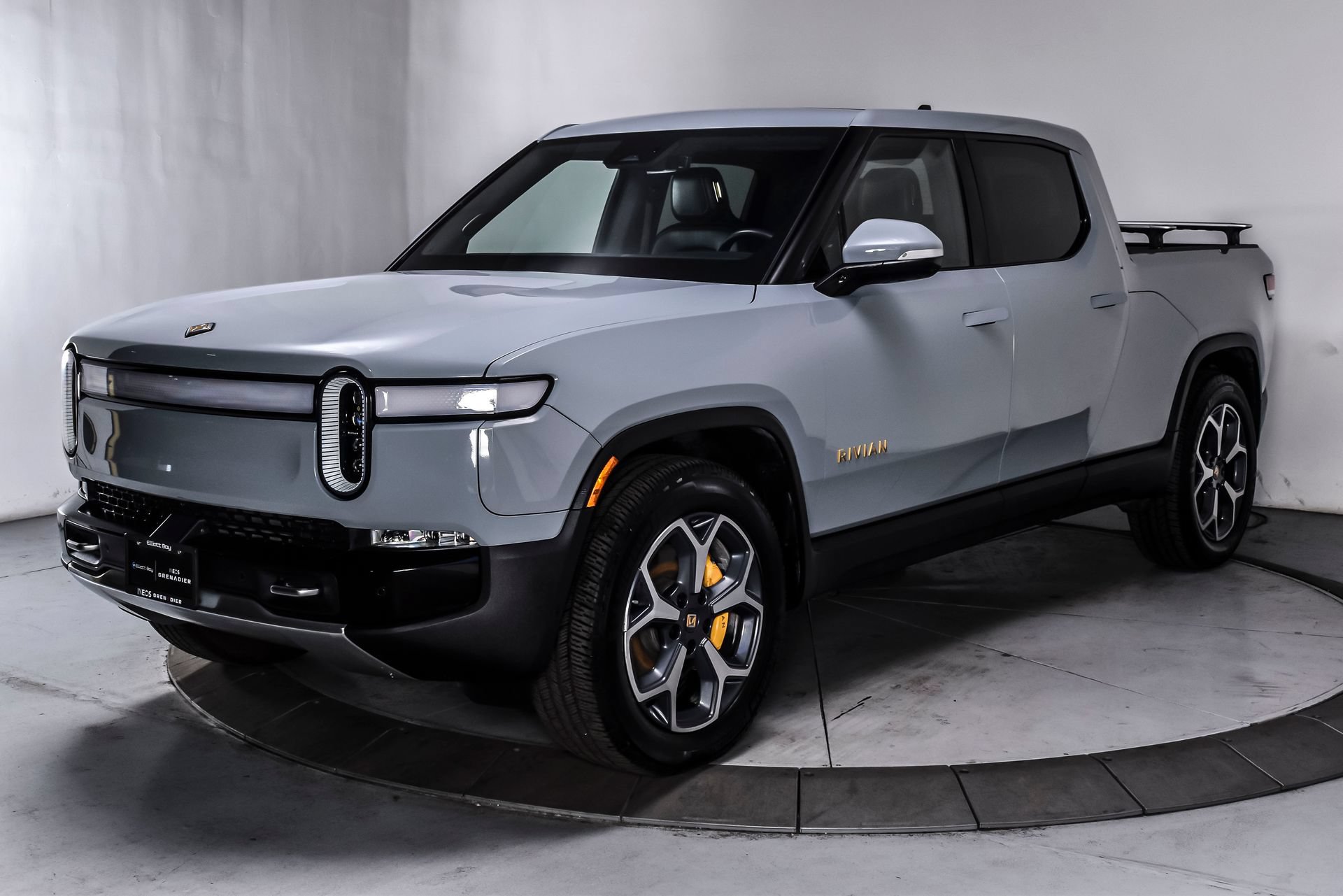 Used 2022 Rivian R1T Adventure AWD/4WD image 3