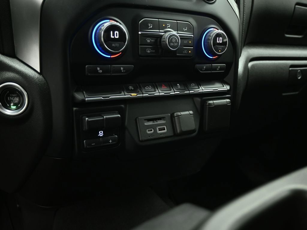 Used 2020 Chevrolet Silverado 1500 LTZ image 16