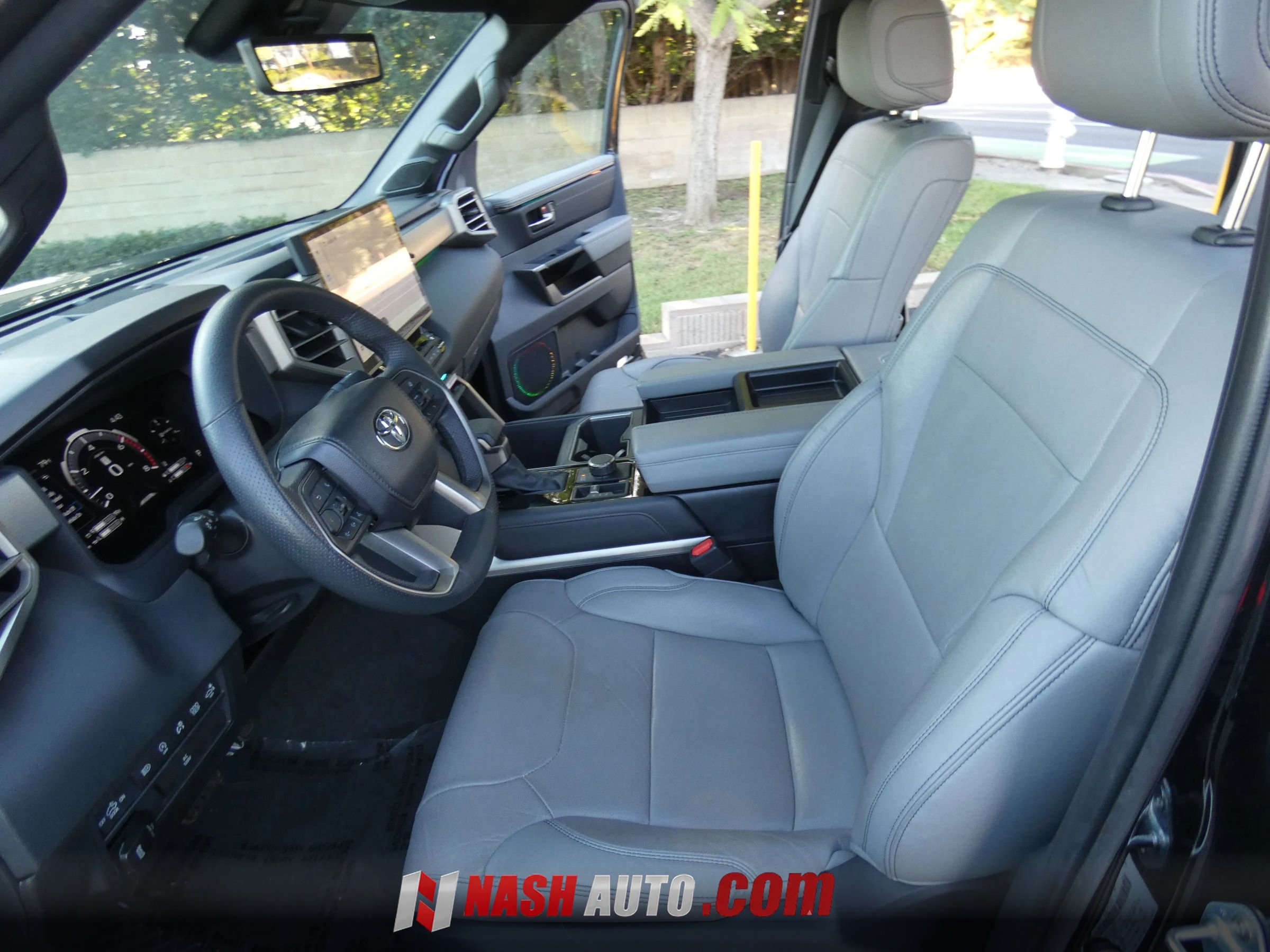 Used 2026 Toyota Tundra Limited AWD/4WD image 57