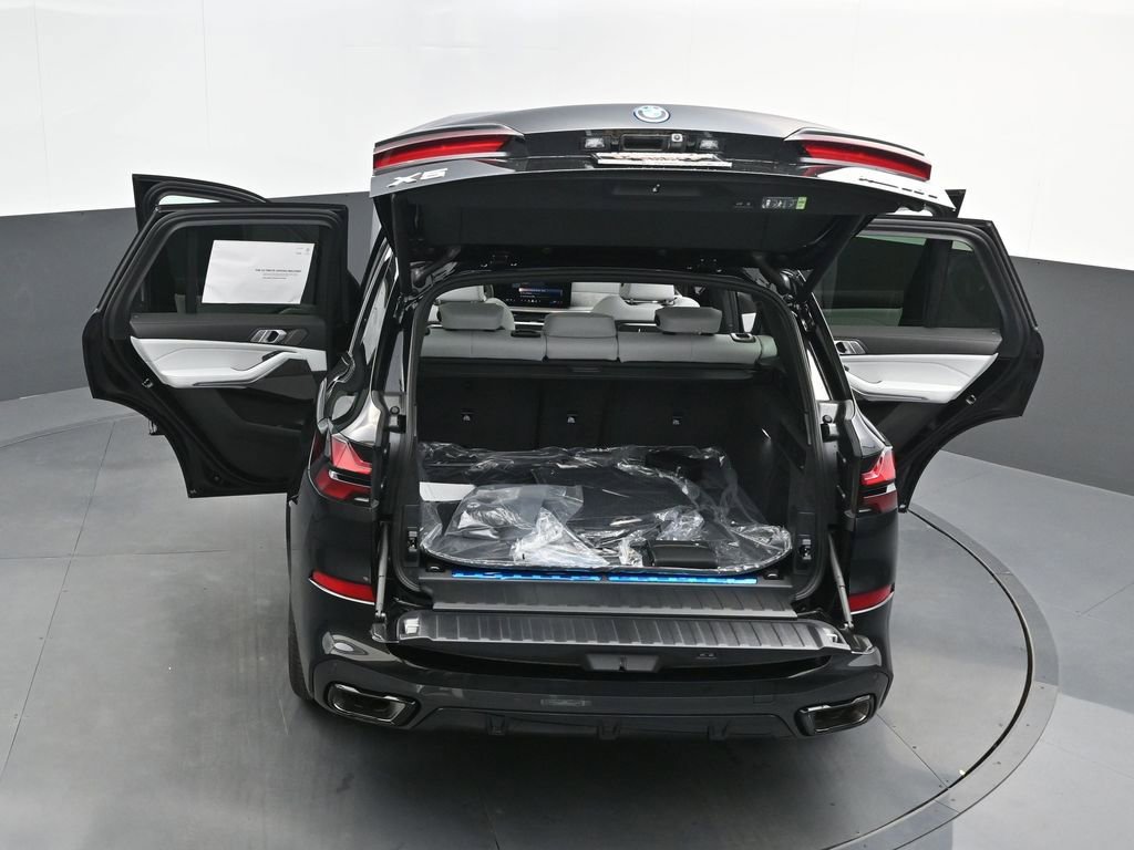 New 2026 BMW X5 xDrive50e w/ M Sport Package AWD/4WD image 57