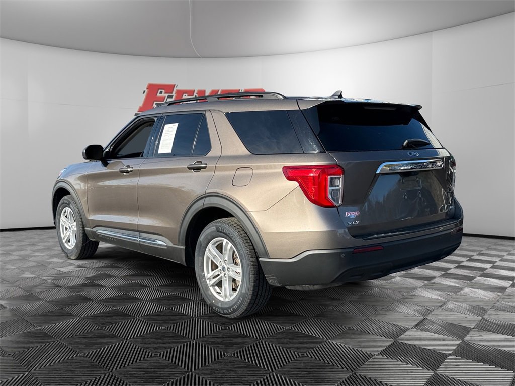 Certified 2021 Ford Explorer XLT image 3