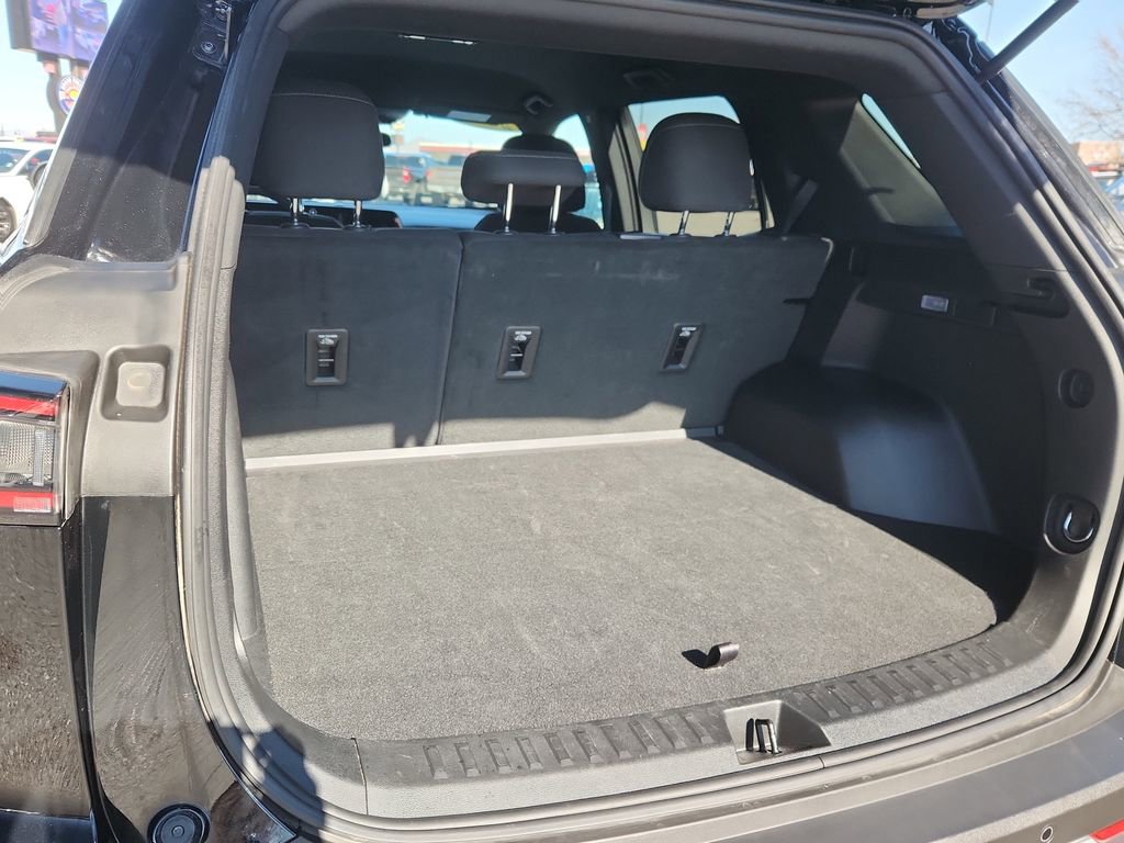 Used 2025 Chevrolet Equinox LT image 11