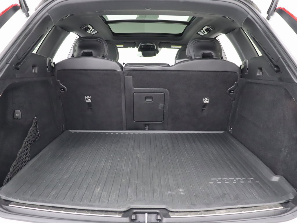 Used 2020 Volvo XC60 T5 R-Design w/ Protection Package image 32