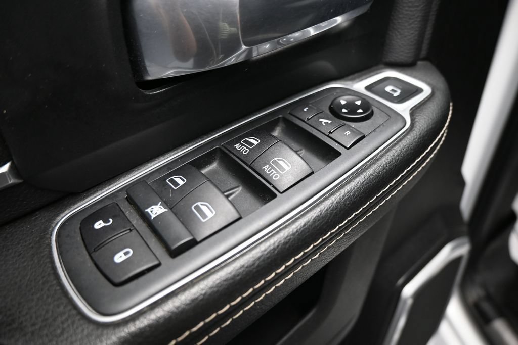 Used 2020 RAM 2500 Laramie AWD/4WD image 11