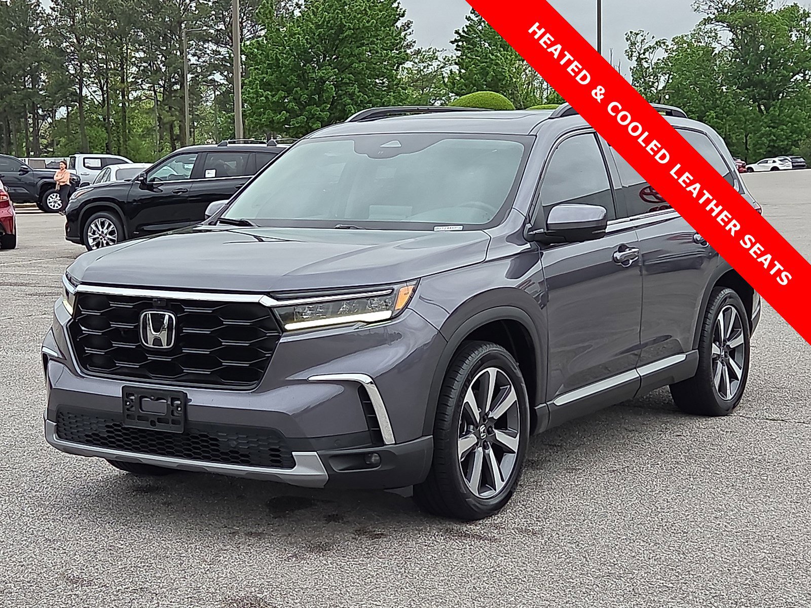 Used 2023 Honda Pilot Elite image 2
