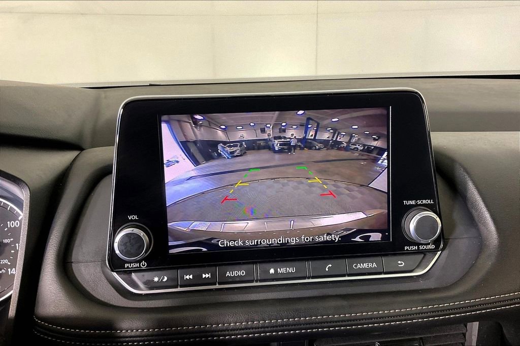 Used 2025 Nissan Rogue SV image 30