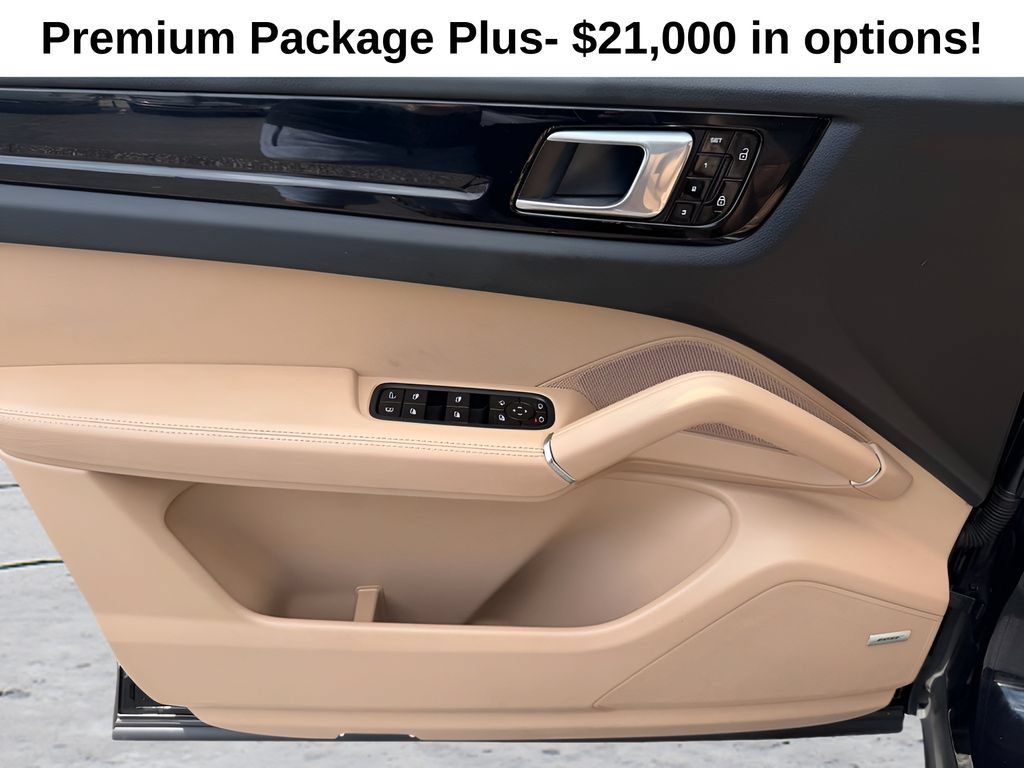 Used 2020 Porsche Cayenne E-Hybrid w/ Premium Plus Package AWD/4WD image 37