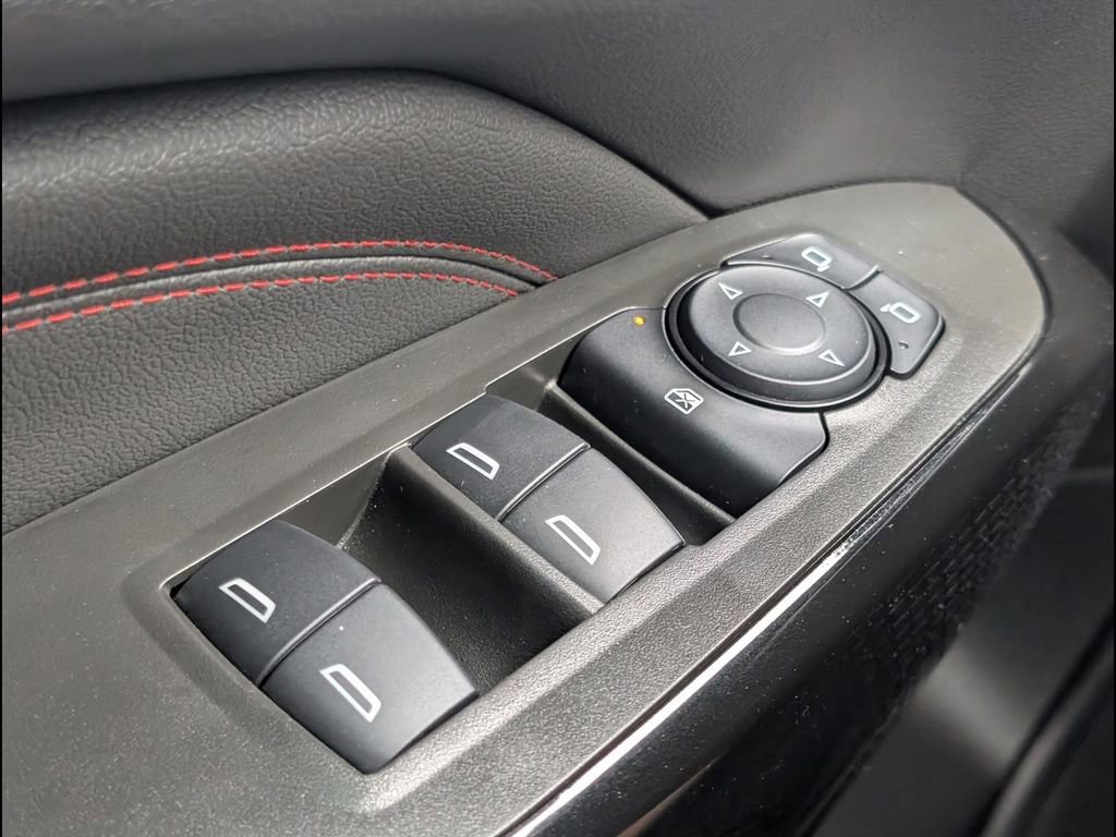 Used 2025 Chevrolet Trax RS w/ Driver Confidence Package image 11